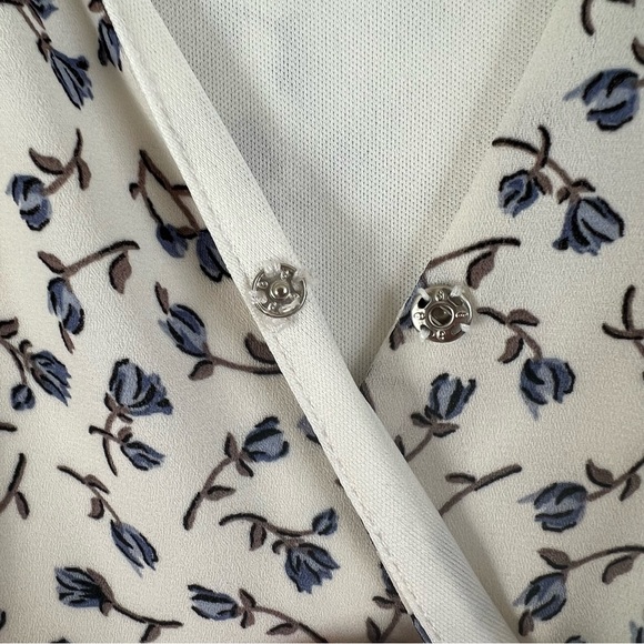 Sienna Sky Size Medium White Blue Floral Faux Wrap Short Sleeve Midi Dress - Picture 5 of 11